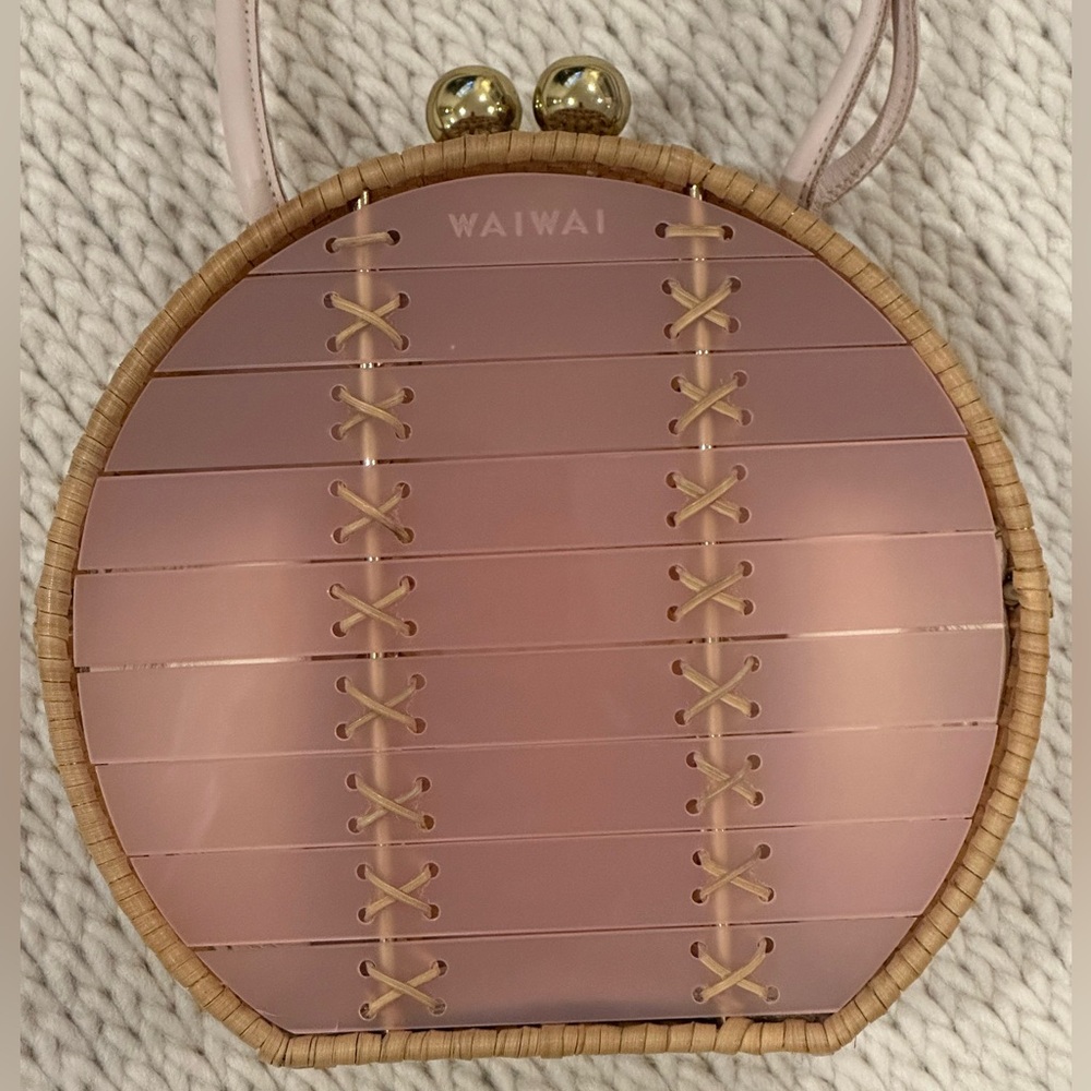 WAI WAI RIO PURSE. JABUTICABA SERIES GOLD & PINK ACRYLIC BAG. NEW with dust bag